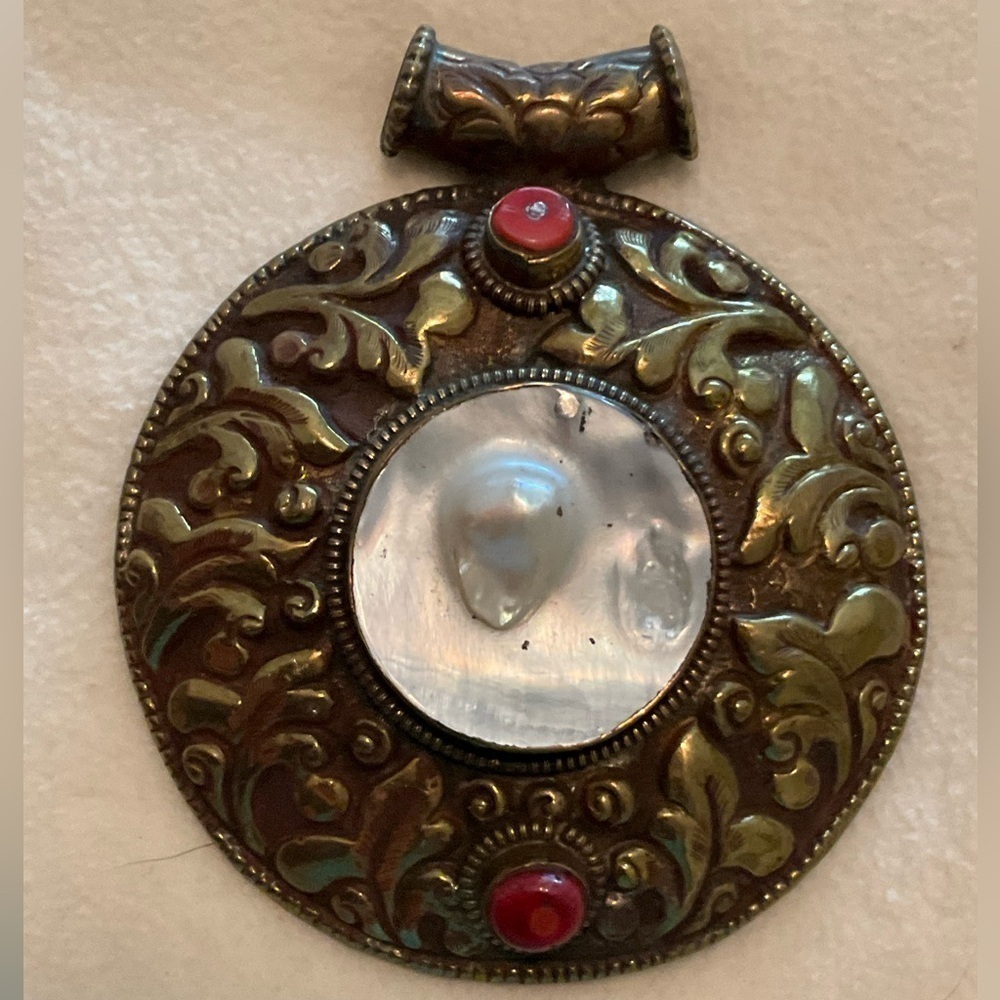 Necklace enhancer